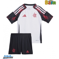 Flamengo Bortedraktsett Barn 2025-26 Kortermet (+ Korte bukser)